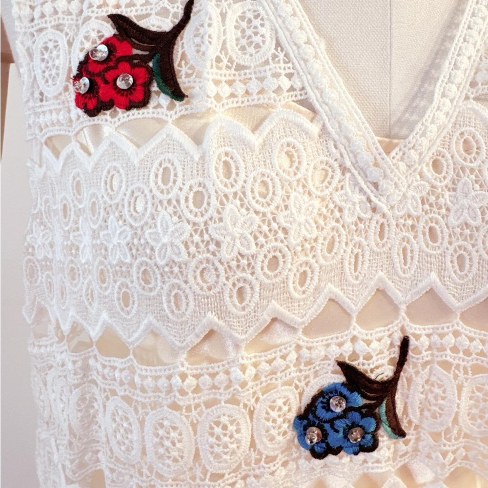 White Sleeveless Lace Maxi Dress - Picture 7 of 8